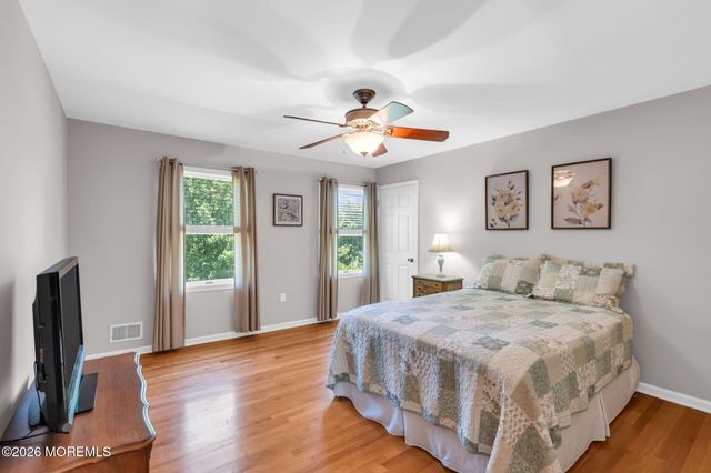 28 Arbor Way, Ocean Twp, NJ 07712