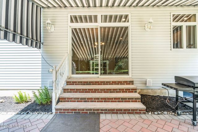 28 Arbor Way, Ocean Twp, NJ 07712