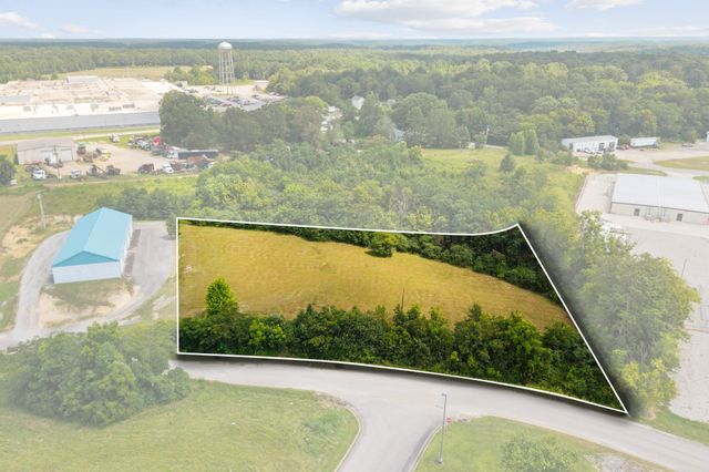 115 Webb Ave, Hohenwald, TN 38462