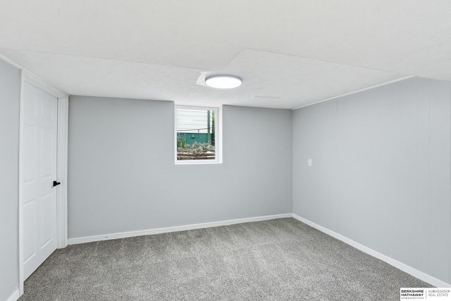 3857 Gold Street, Omaha, NE 68105