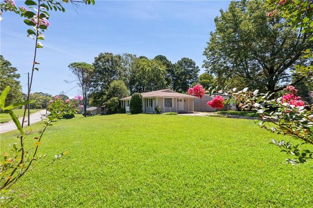 1836 Lochlomand SE Lane, Smyrna, GA 30080