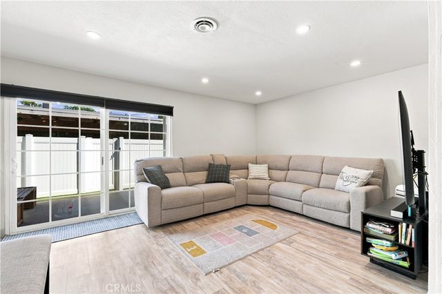 675 E Lee Place, Azusa, CA 91702