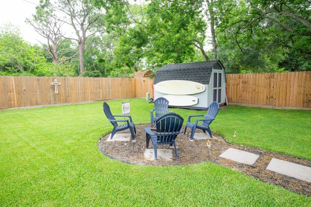 846 S Anderson Street, Angleton, TX 77515
