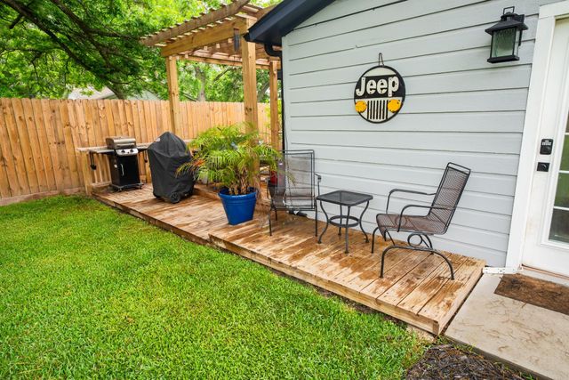 846 S Anderson Street, Angleton, TX 77515