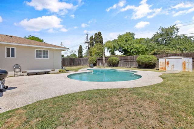148 Faun Place, Lemoore, CA 93245