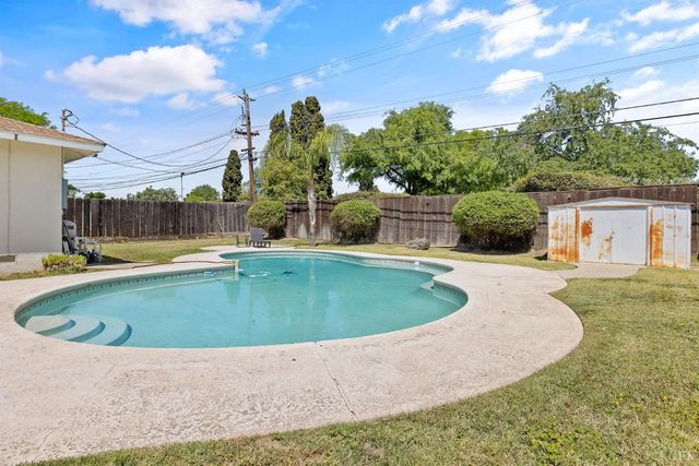 148 Faun Place, Lemoore, CA 93245