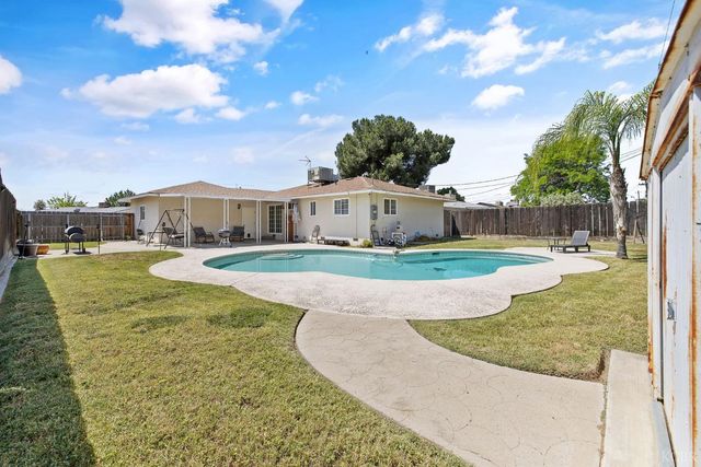 148 Faun Place, Lemoore, CA 93245