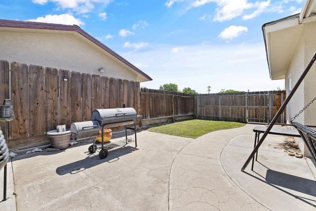 148 Faun Place, Lemoore, CA 93245