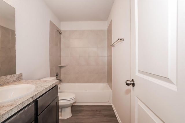 411 Brushback Drive, Huntsville, TX 77320