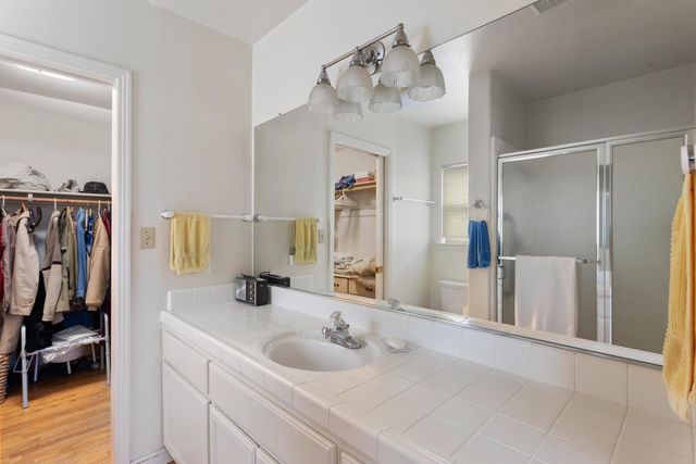 4651 Crestwood Way, Sacramento, CA 95822