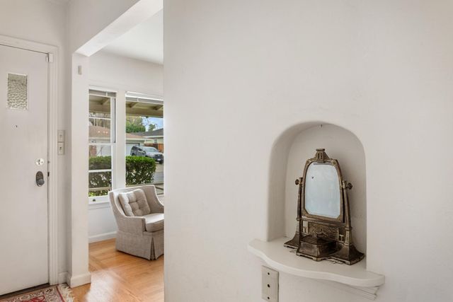 4651 Crestwood Way, Sacramento, CA 95822