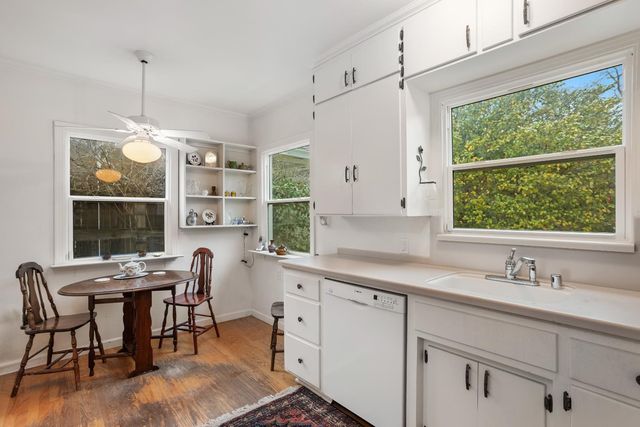 4651 Crestwood Way, Sacramento, CA 95822