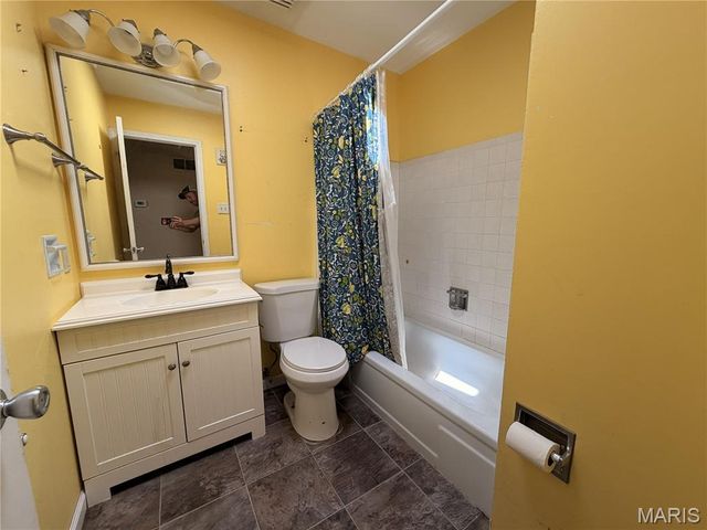 1515 Shadow Lane, St Charles, MO 63303