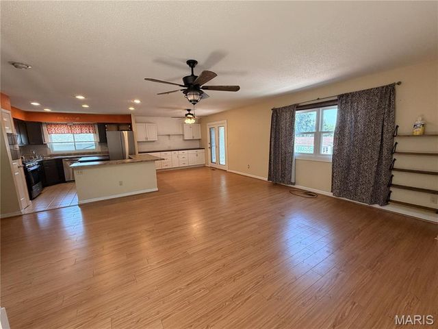 1515 Shadow Lane, St Charles, MO 63303
