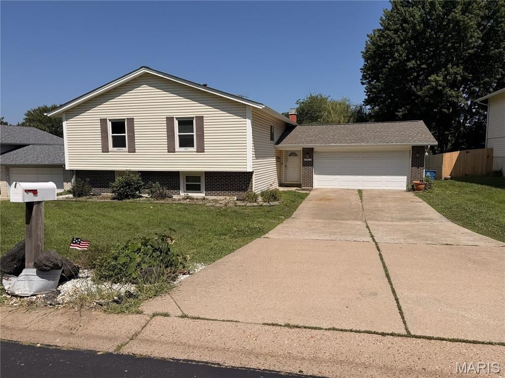 1515 Shadow Lane, St Charles, MO 63303