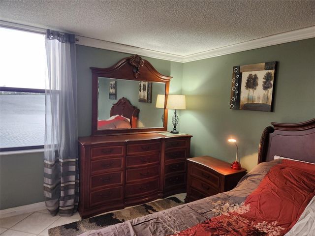 112 Lake Emerald Drive 208, Oakland Park, FL 33309