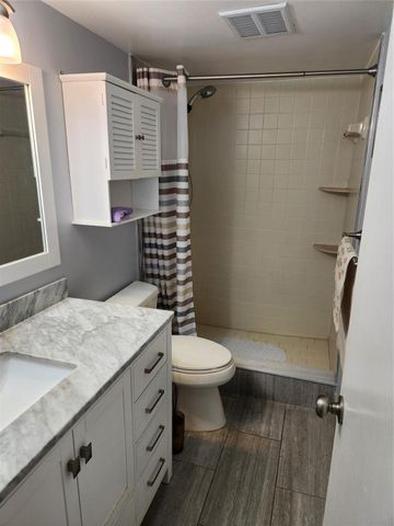 112 Lake Emerald Drive 208, Oakland Park, FL 33309