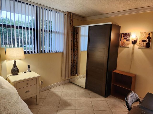 112 Lake Emerald Drive 208, Oakland Park, FL 33309