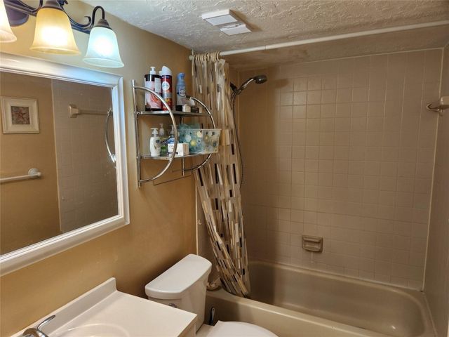 112 Lake Emerald Drive 208, Oakland Park, FL 33309