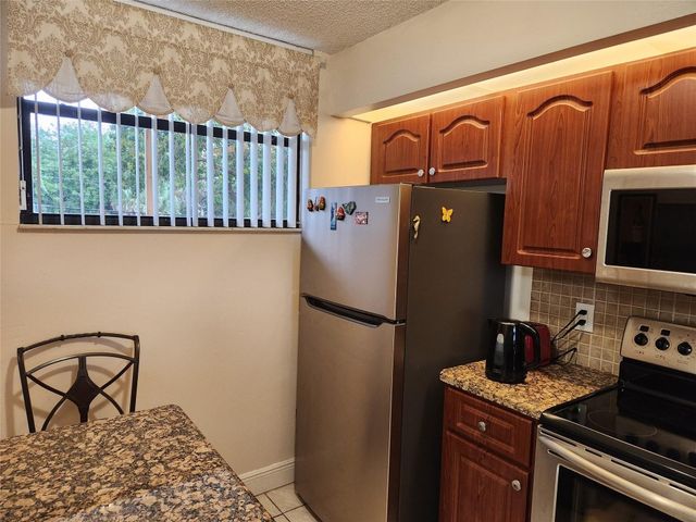 112 Lake Emerald Drive 208, Oakland Park, FL 33309