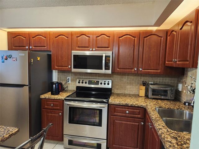 112 Lake Emerald Drive 208, Oakland Park, FL 33309