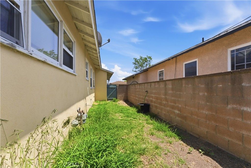 Image 23 of property listing at 13709 Daphne Avenue, Gardena, CA 90249