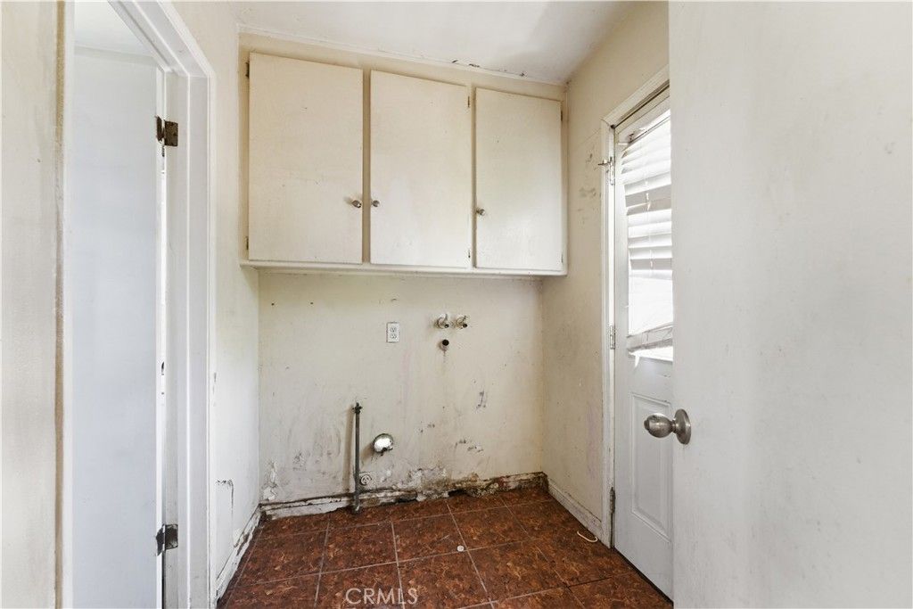 Image 8 of property listing at 13709 Daphne Avenue, Gardena, CA 90249
