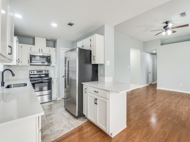 571 Dandelion Drive, Cedar Hill, TX 75104