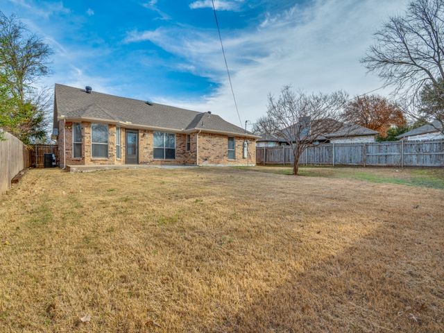 571 Dandelion Drive, Cedar Hill, TX 75104