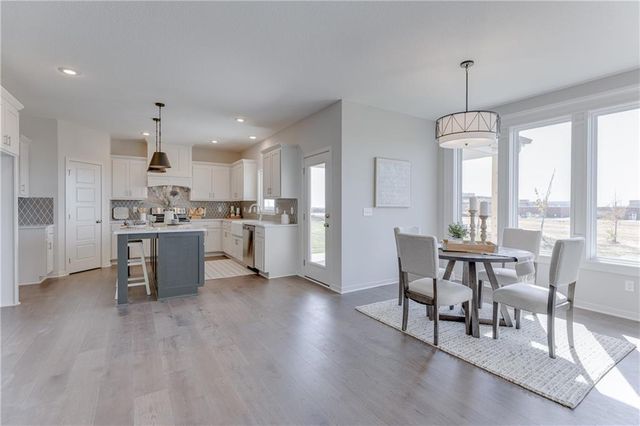17081 W 164th Terrace, Olathe, KS 66062