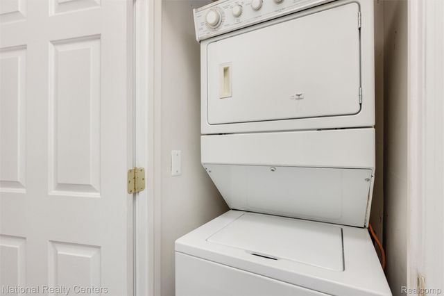 41582 Hamlet Lane 68, Novi, MI 48375
