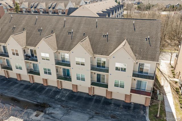 41582 Hamlet Lane 68, Novi, MI 48375