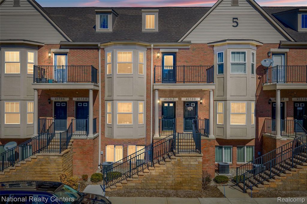 41582 Hamlet Lane 68, Novi, MI 48375