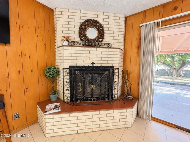 2050 Enzie Drive, Las Cruces, NM 88001