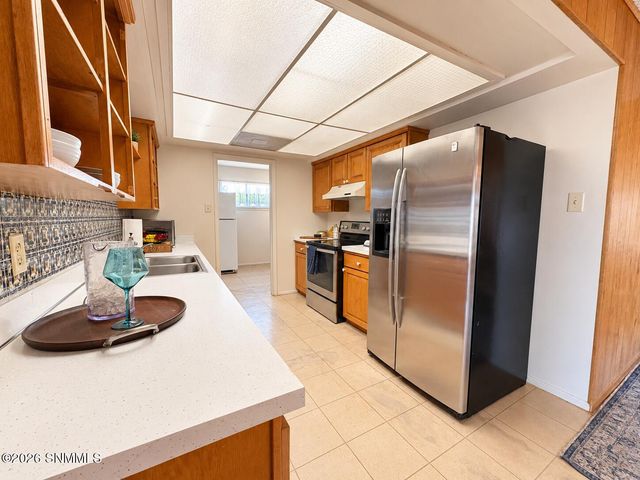 2050 Enzie Drive, Las Cruces, NM 88001