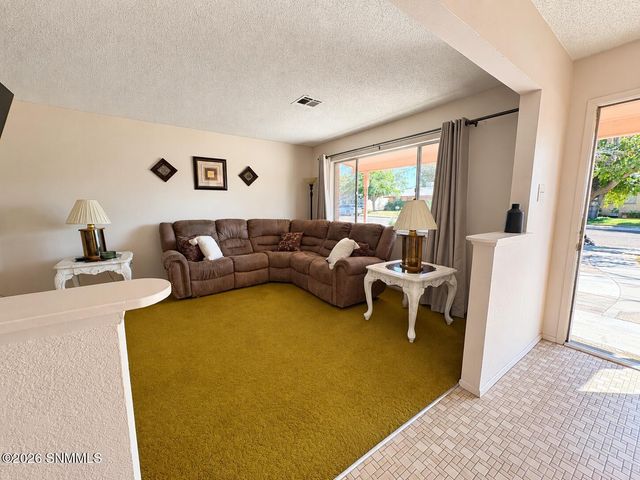 2050 Enzie Drive, Las Cruces, NM 88001