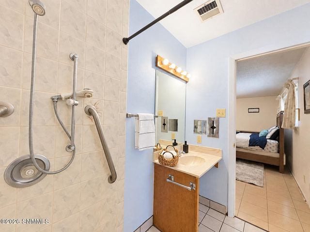 2050 Enzie Drive, Las Cruces, NM 88001