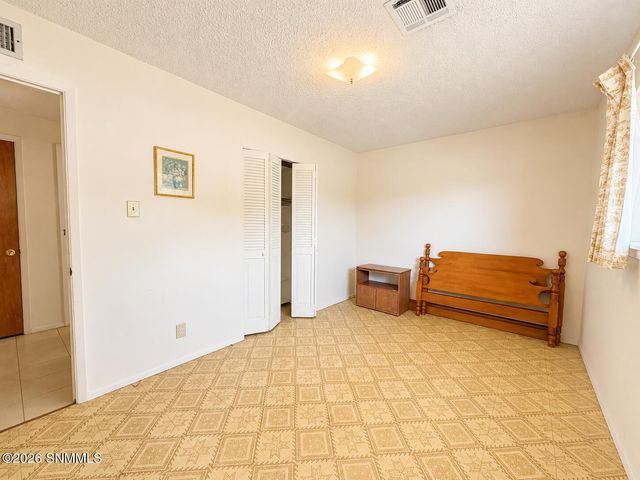 2050 Enzie Drive, Las Cruces, NM 88001