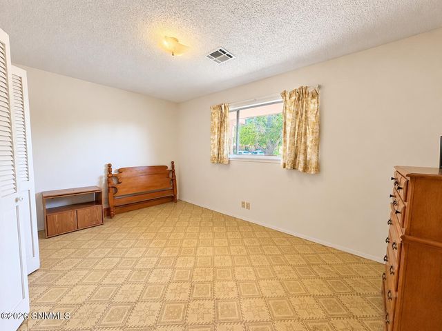2050 Enzie Drive, Las Cruces, NM 88001