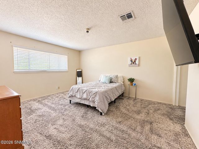 2050 Enzie Drive, Las Cruces, NM 88001