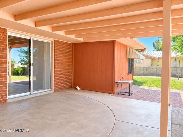 2050 Enzie Drive, Las Cruces, NM 88001
