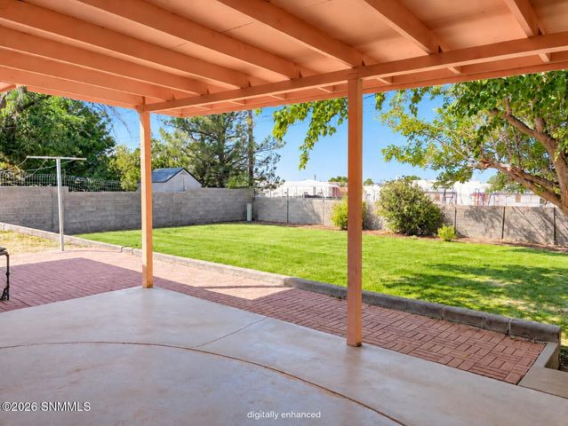 2050 Enzie Drive, Las Cruces, NM 88001