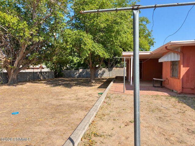 2050 Enzie Drive, Las Cruces, NM 88001