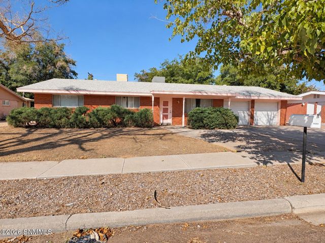 2050 Enzie Drive, Las Cruces, NM 88001