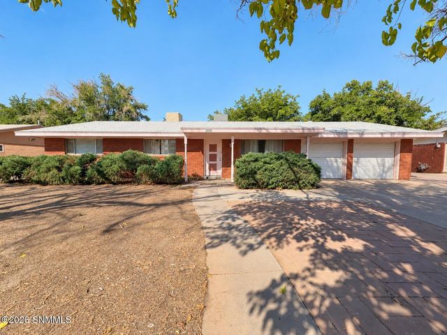 2050 Enzie Drive, Las Cruces, NM 88001