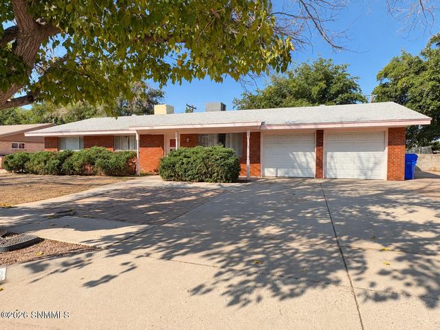 2050 Enzie Drive, Las Cruces, NM 88001