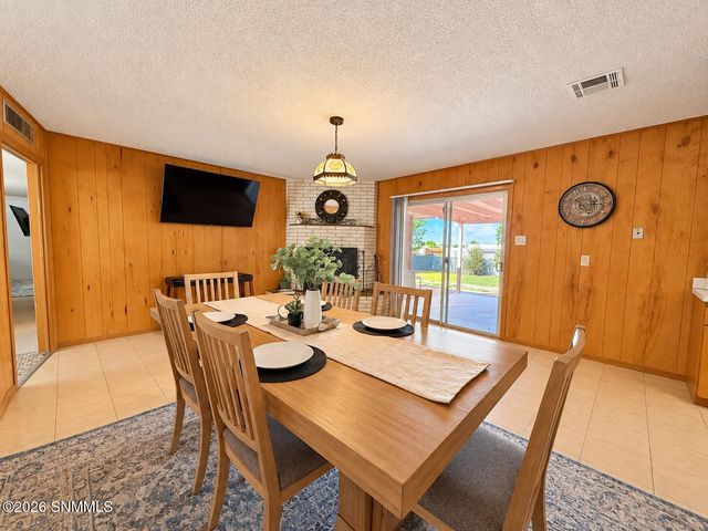 2050 Enzie Drive, Las Cruces, NM 88001