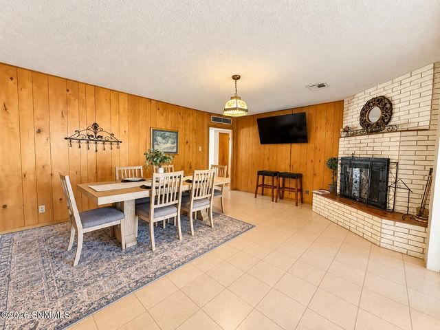 2050 Enzie Drive, Las Cruces, NM 88001