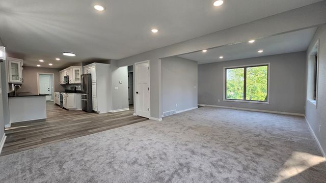 9961 Abert Avenue NE, Monticello, MN 55362