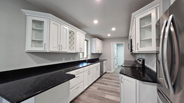 9961 Abert Avenue NE, Monticello, MN 55362